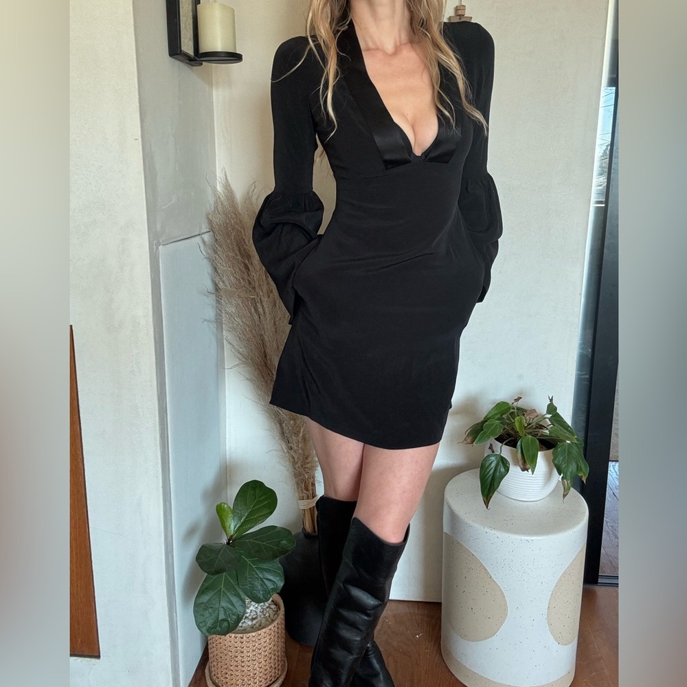 Jill Jill Stuart Deep V Shift dress